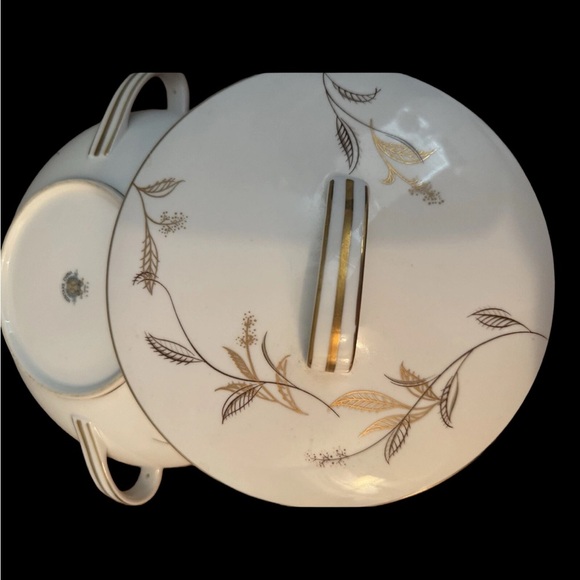 Elegant Noritake Japan 5693 White and Gold Serving Dish Bowl and Lid Vintage - Picture 3 of 7